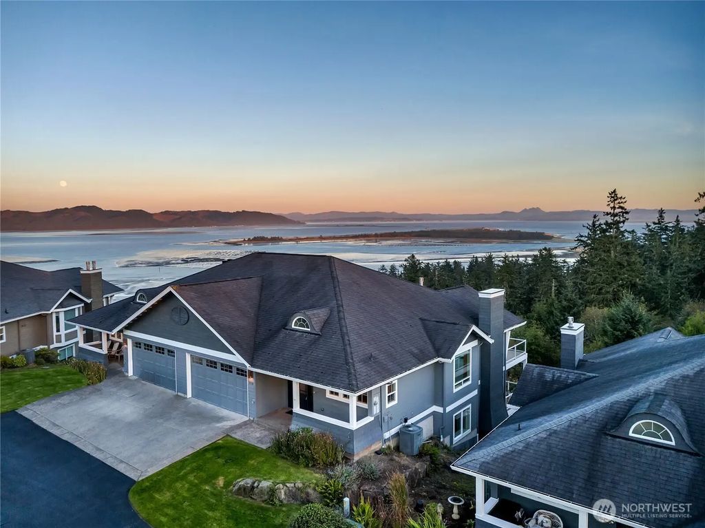 3224 Overlook Loop, Ilwaco