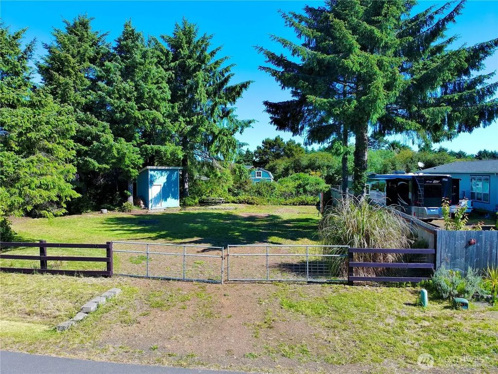198 N Narwhal Loop Nw, Ocean Shores