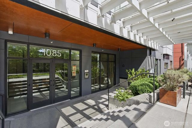 1085 103rd Avenue Ne 204, Bellevue