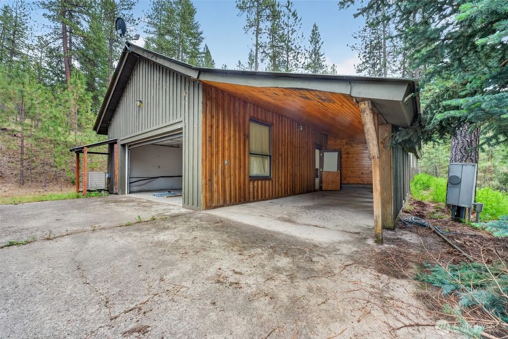 3266 Shady Court, Valley