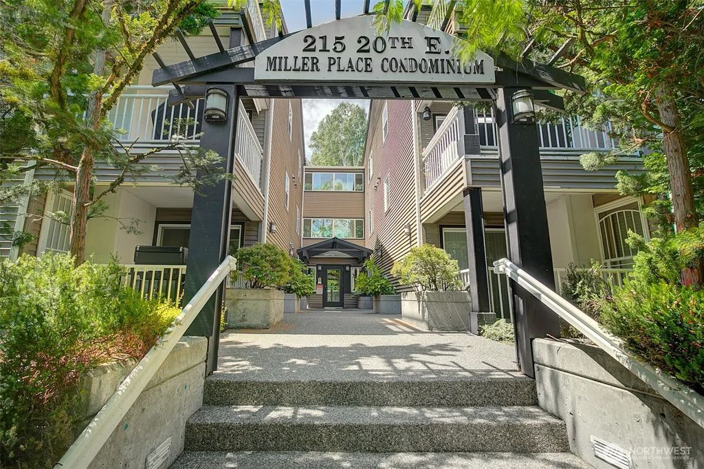 215 20th Avenue E 307, Seattle