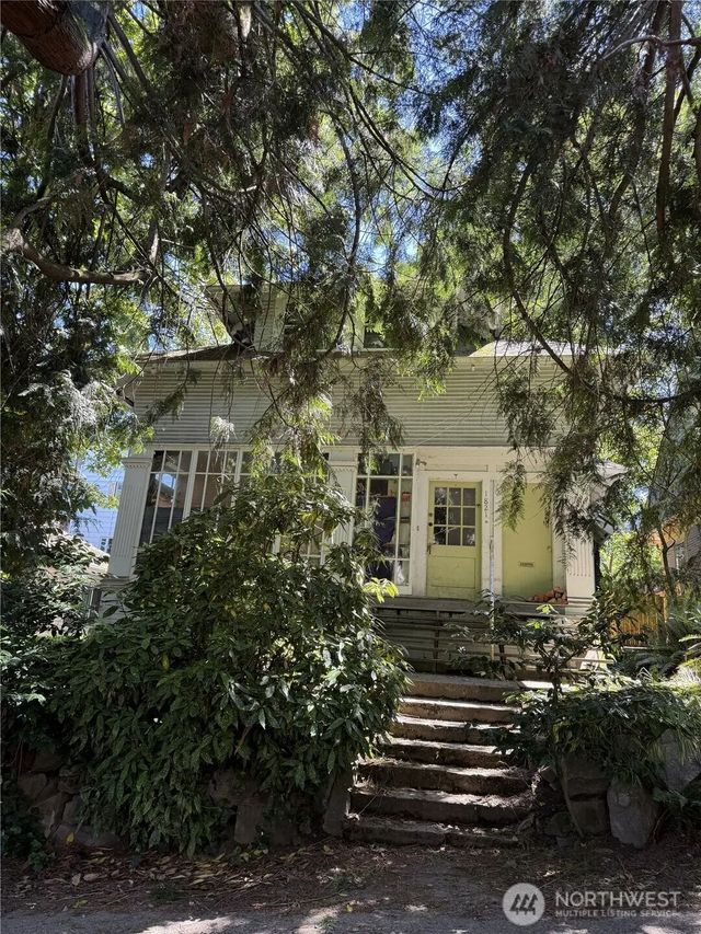 1821 E Howell Street, Seattle