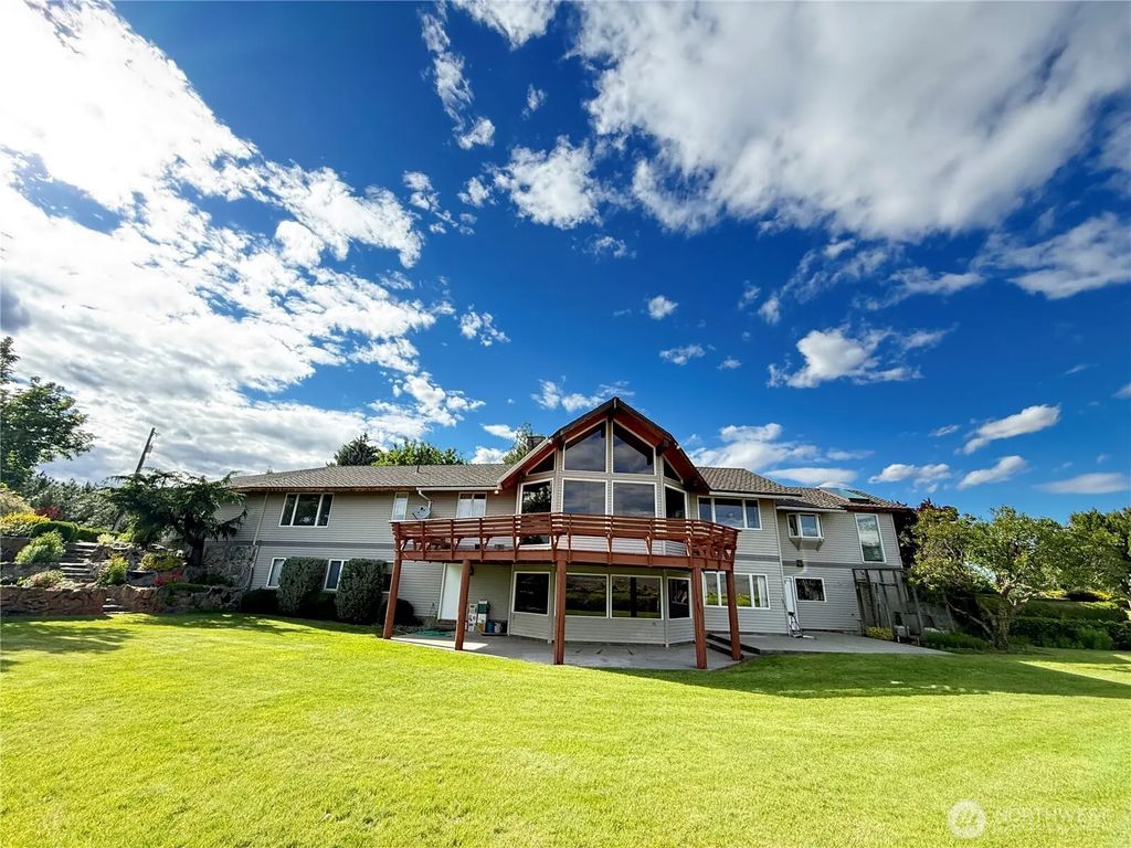 24 Valley View Drive, Omak