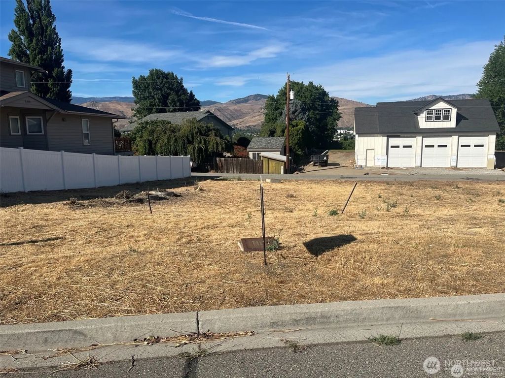 1076 Corum Circle, East Wenatchee