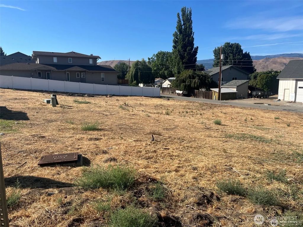1084 Corum Circle, East Wenatchee