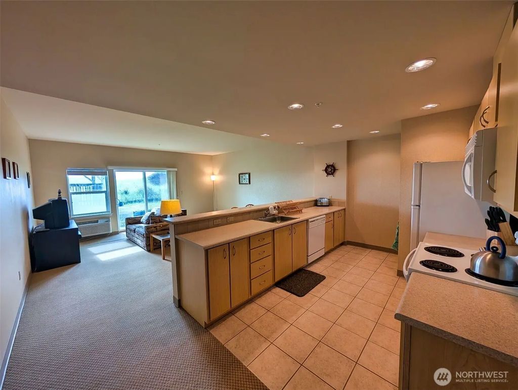 1335 Ocean Shores Boulevard Sw S13, Ocean Shores