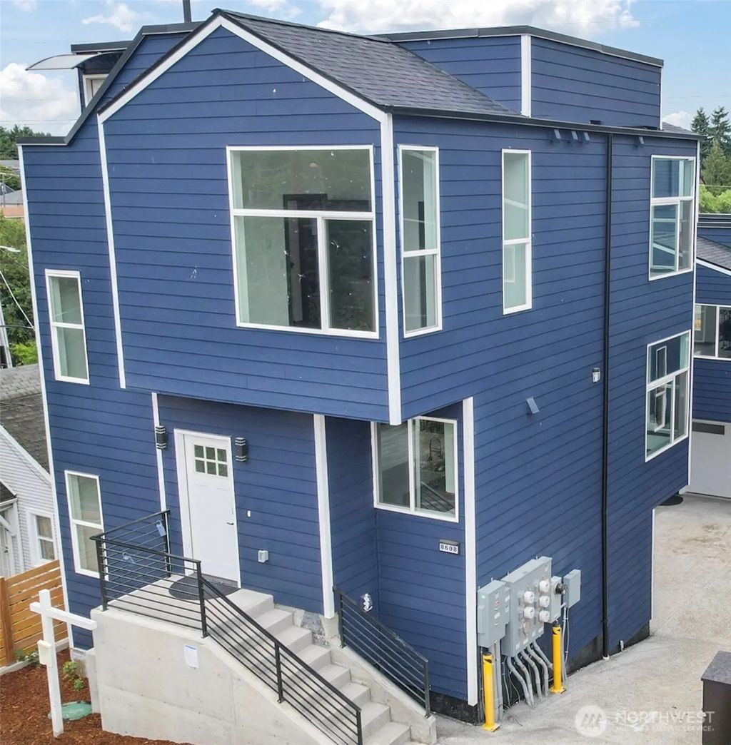 8608 42nd Avenue S, Seattle