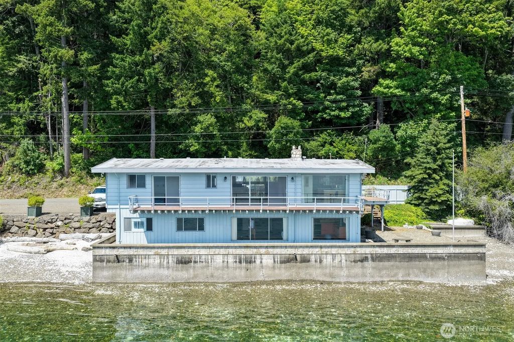 8361 Ne North Shore Road, Belfair