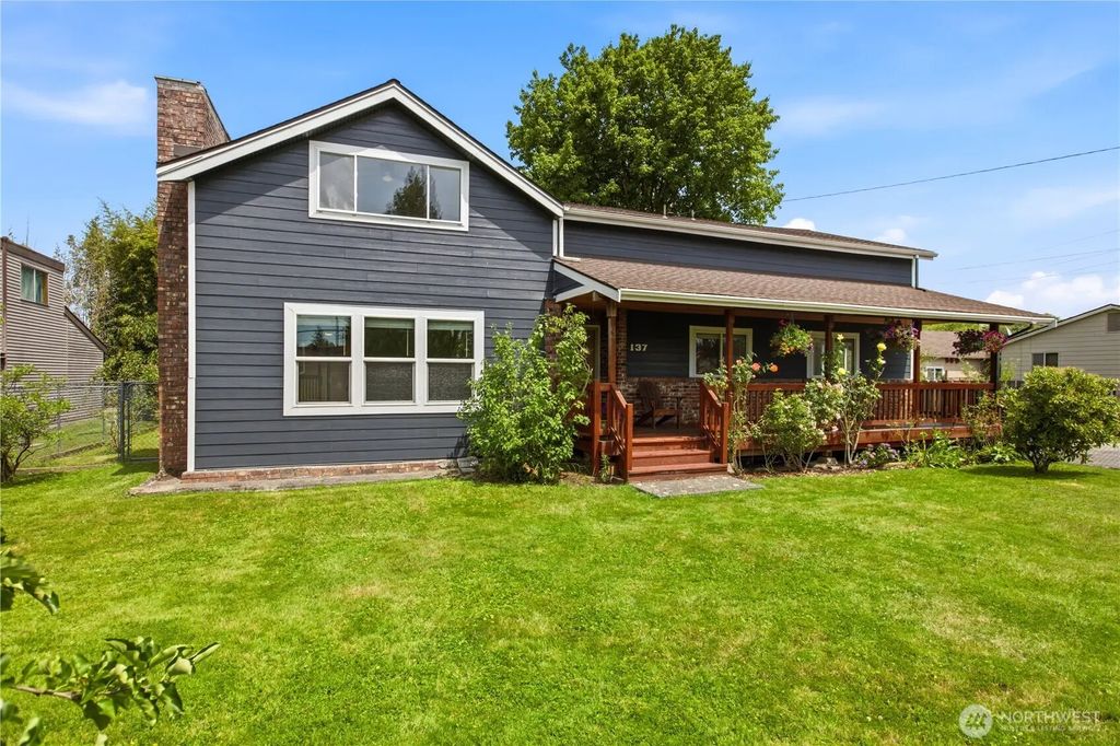 137 Wayne Avenue, Pacific
