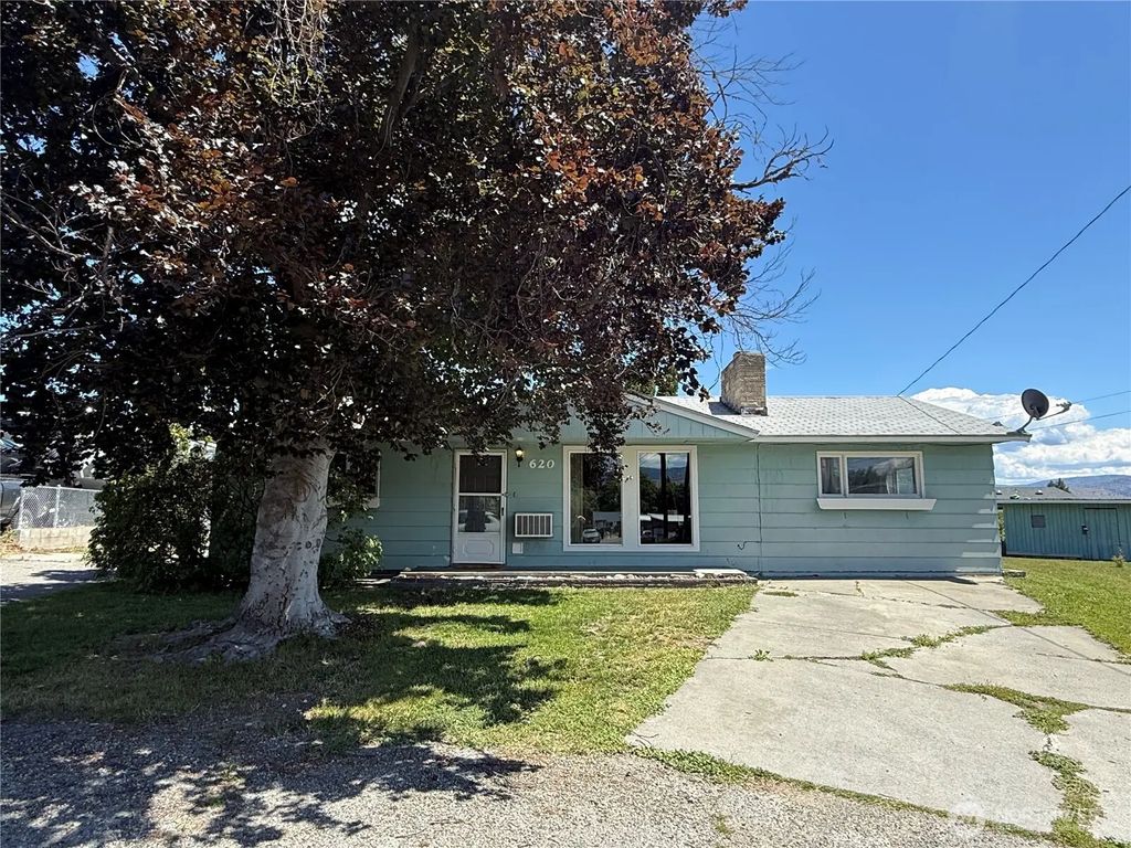 620 Skyview Drive, Omak