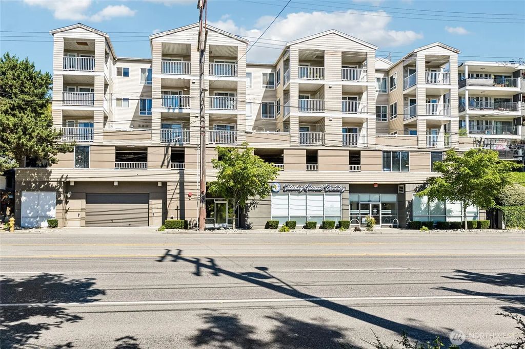 2530 15th Avenue W 401, Seattle