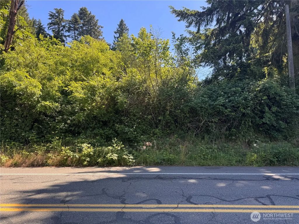 124 8th Avenue S, Burien
