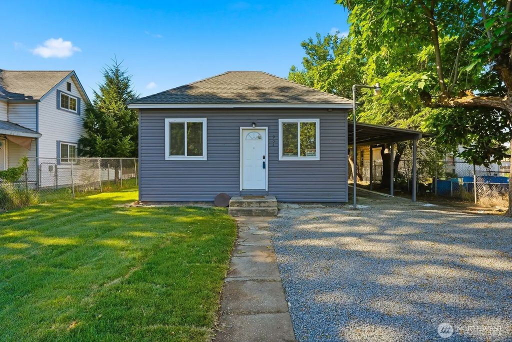 904 La Salle Street, Yakima