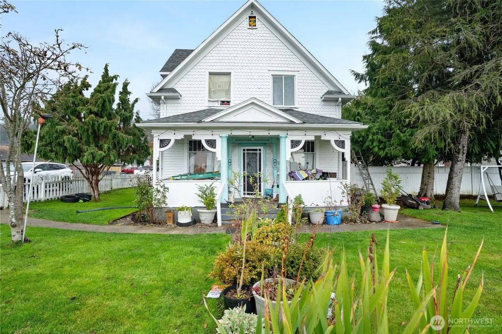 2701 Simpson Avenue, Hoquiam