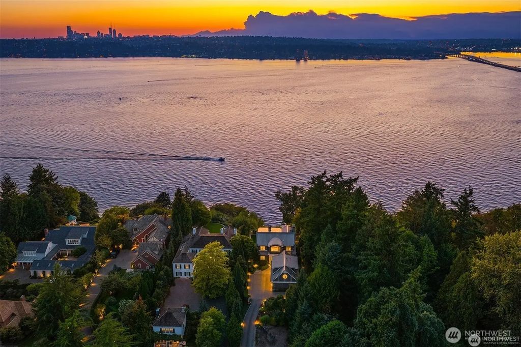 2409 Evergreen Point Road, Medina