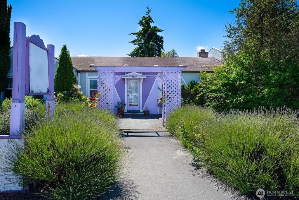 243 W Washington Street, Sequim