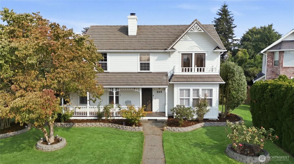 225 Mcelroy Place, Puyallup