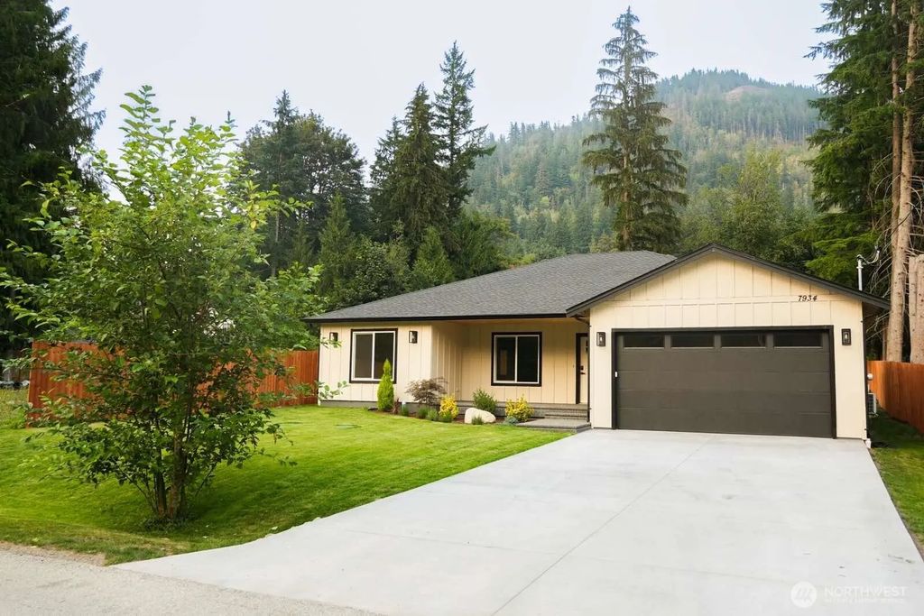 7934 Oregon Trail, Maple Falls