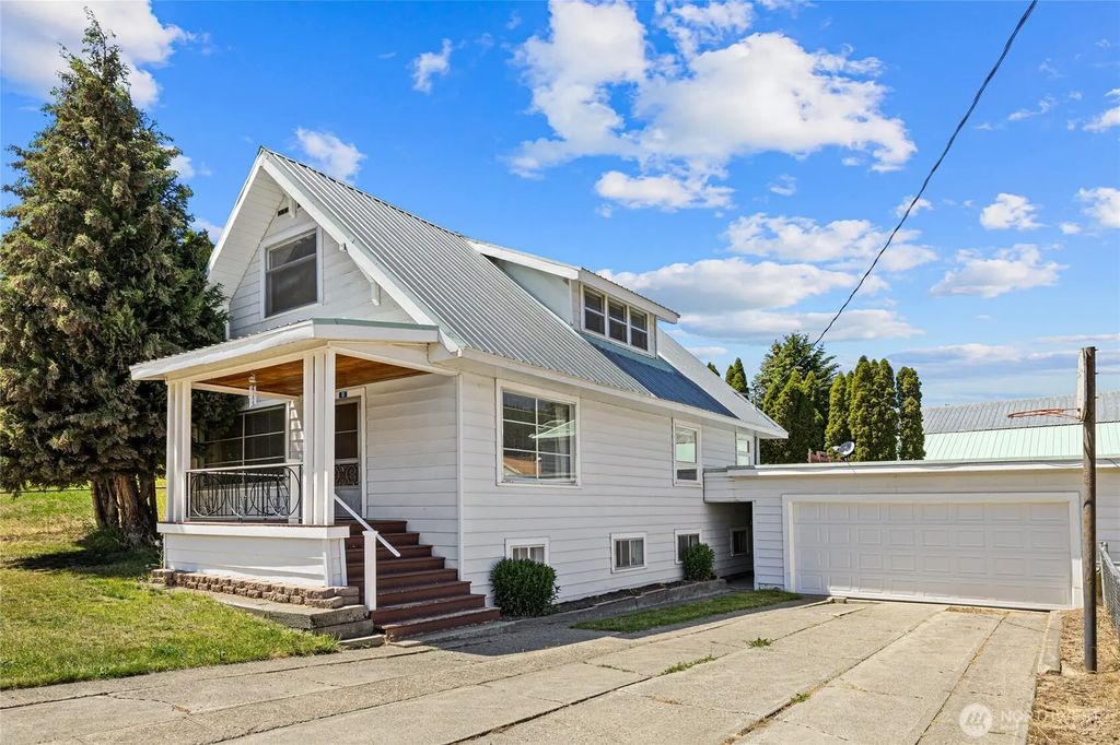 107 W Montana Avenue, Roslyn