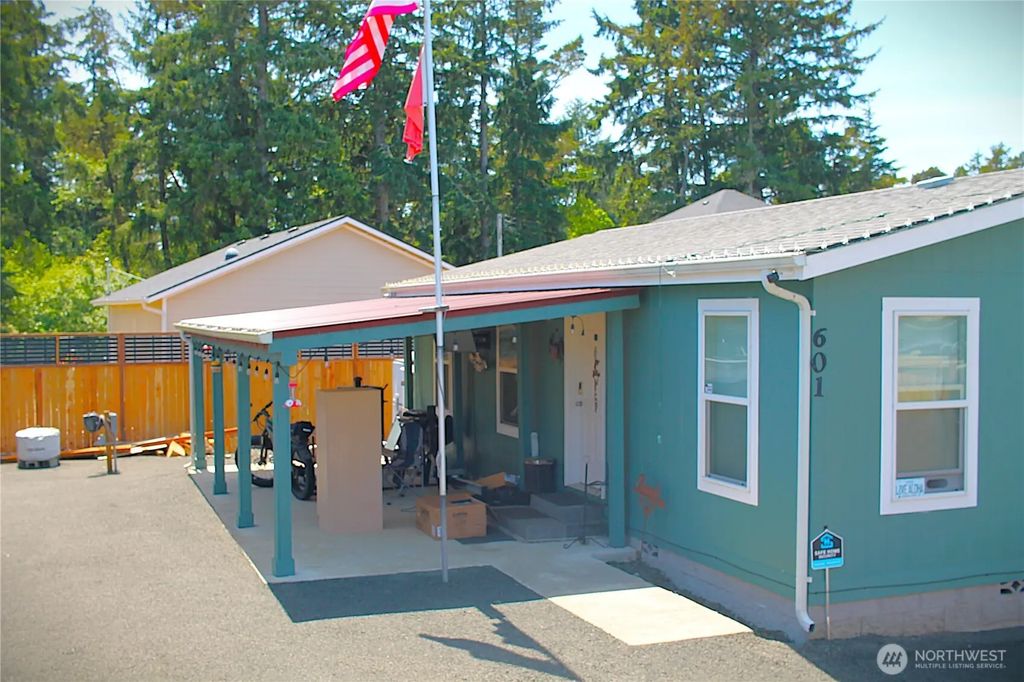 601 Veterans Avenue, Westport