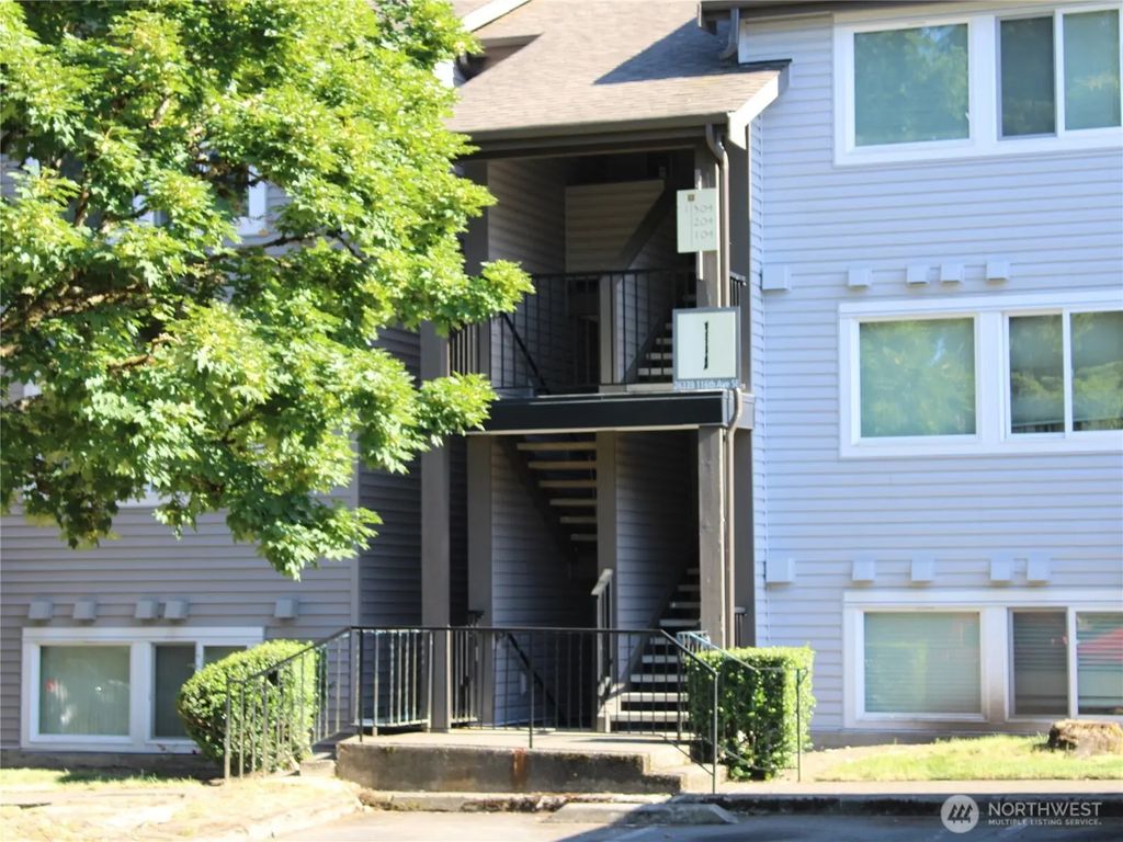 26339 116th Avenue Se I-203, Kent