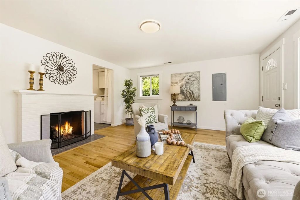 2722 Ne Blakeley Street, Seattle