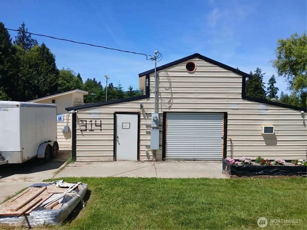 314 Power Plant Road, Port Angeles