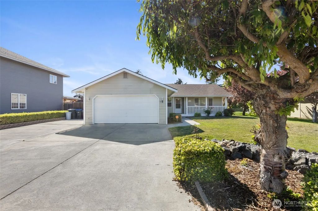 2214 S Belair Drive, Moses Lake