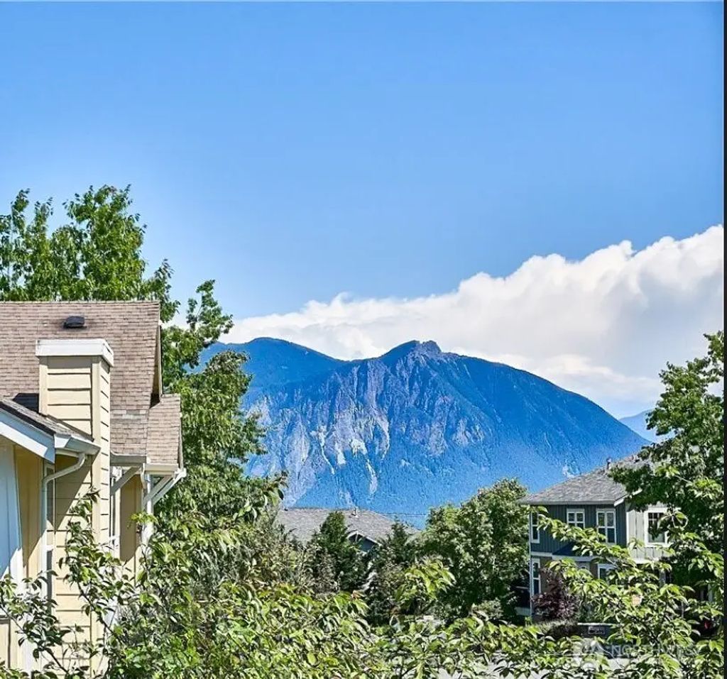 7705 Fairway Avenue Se 204, Snoqualmie