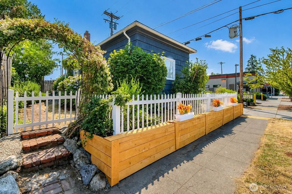 611 N Junett Street N, Tacoma