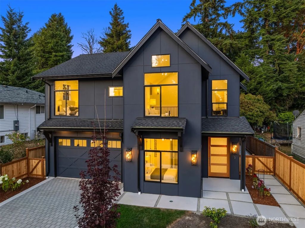 3832 32nd Avenue W, Seattle