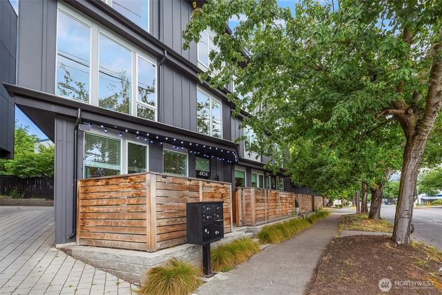 4104 Leary Way Nw, Seattle