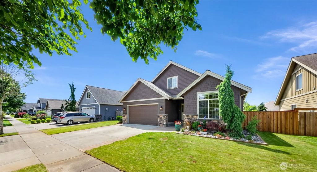 2165 Littlefield Court, Lynden