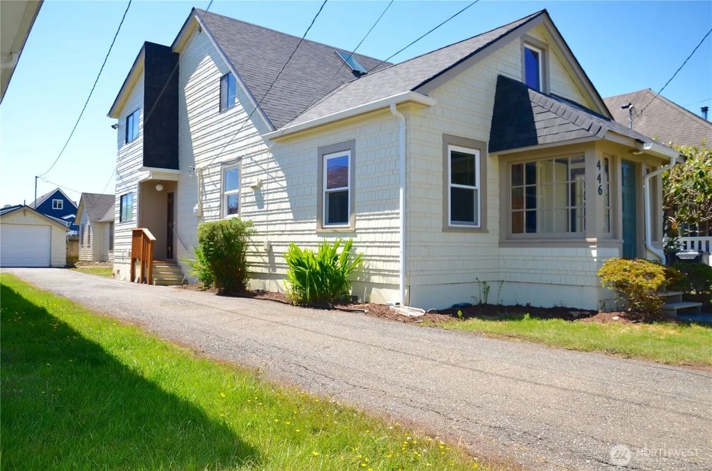 446 Eklund Avenue, Hoquiam