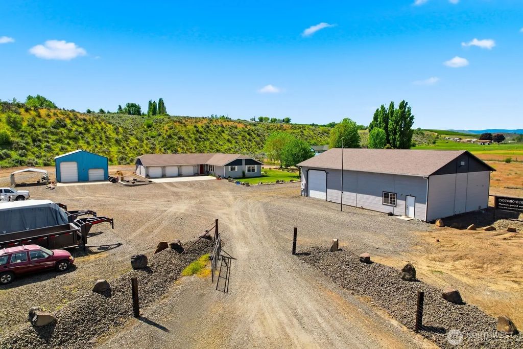 15180 Cottonwood Canyon Road, Yakima