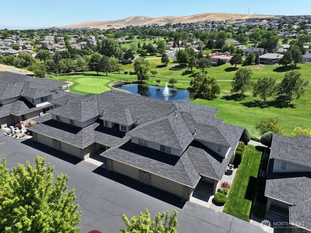 3710 W Canyon Lakes Drive D102, Kennewick