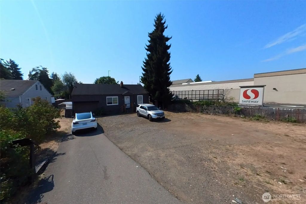 7009 Ne 181st Street, Kenmore