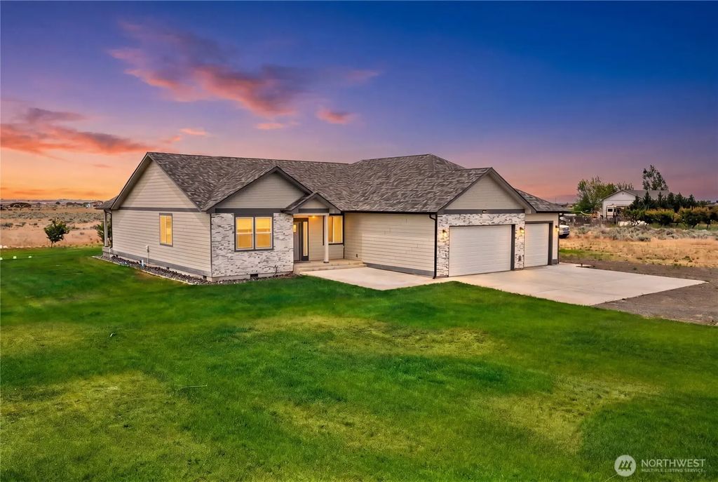 7526 Road D.5 Ne, Moses Lake
