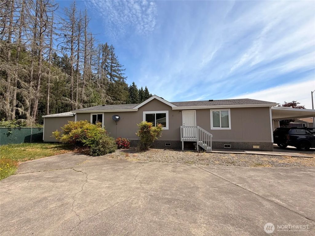 201 W Oakview Avenue 24, Centralia
