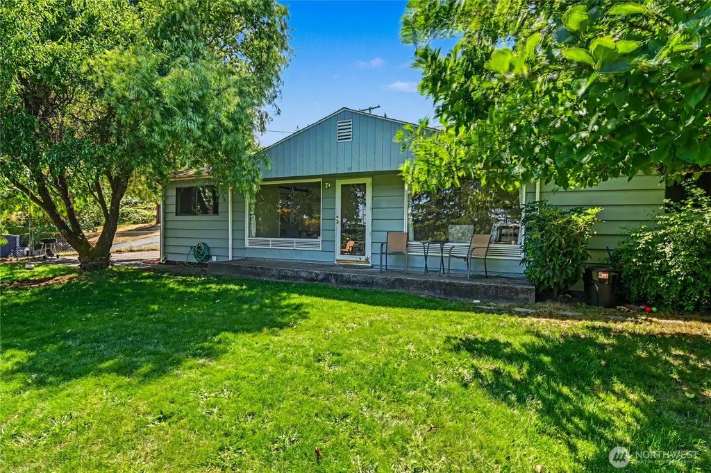 5669 Kitsap Way, Bremerton