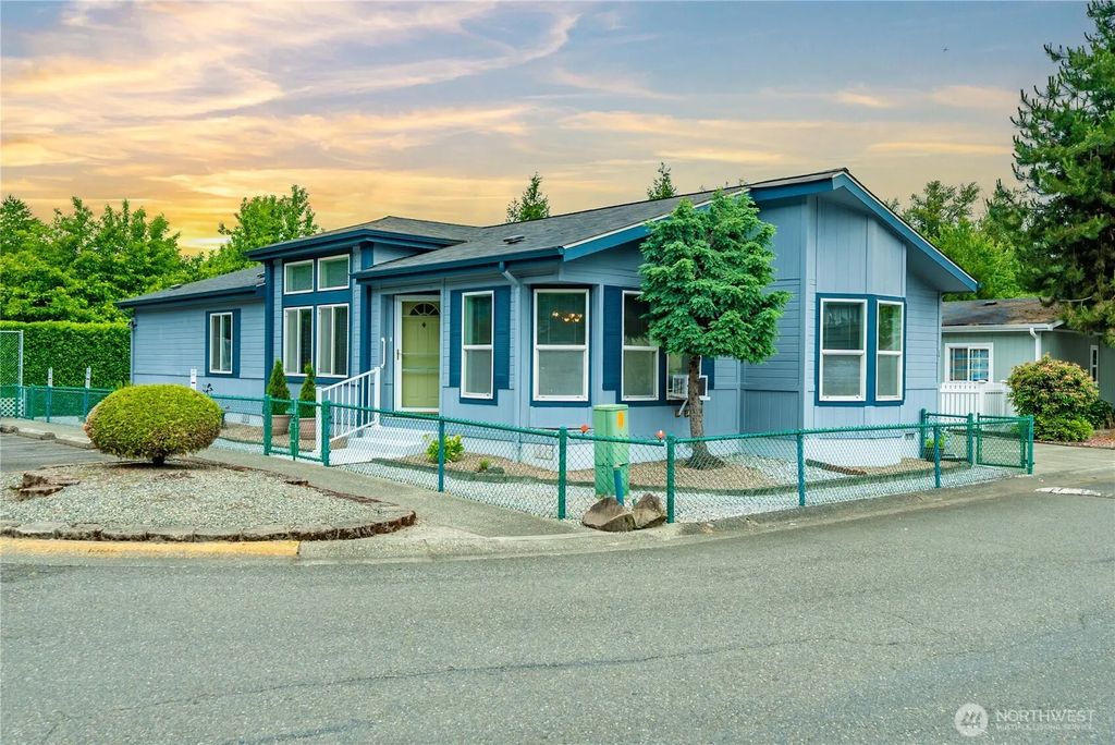 15400 Se 155th Place 1, Renton