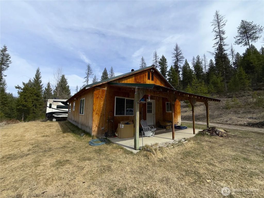 37 Gardner Creek Road, Republic