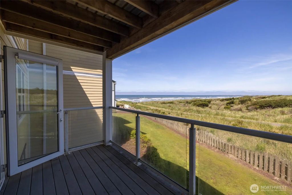 1600 W Ocean Avenue 924, Westport
