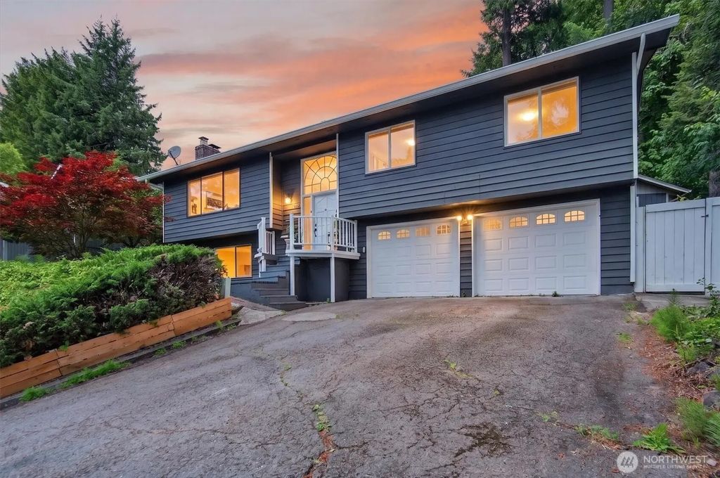 2678 Maplewood Drive, Longview