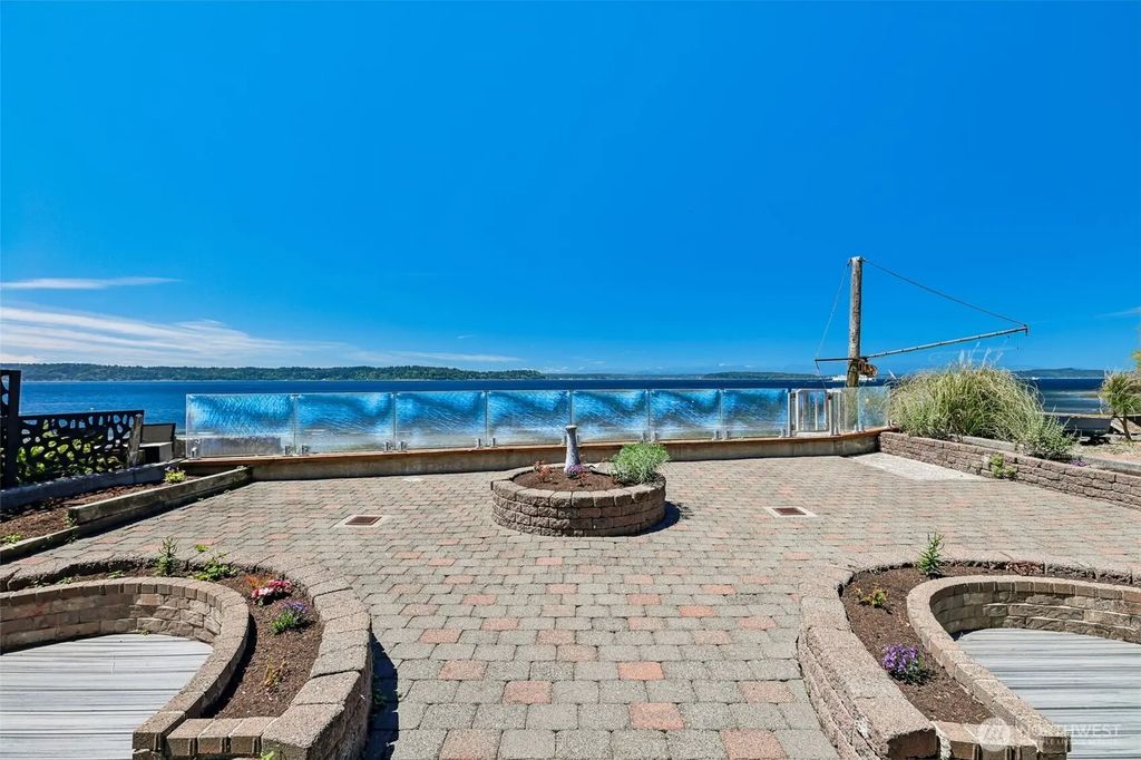9839 51st Avenue Sw, Seattle