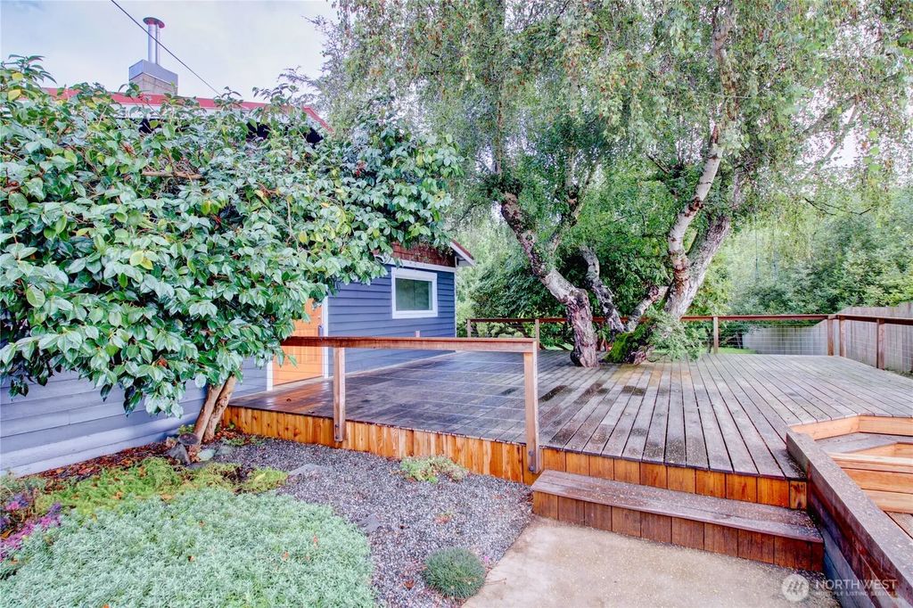 15301 Second Avenue, Bow