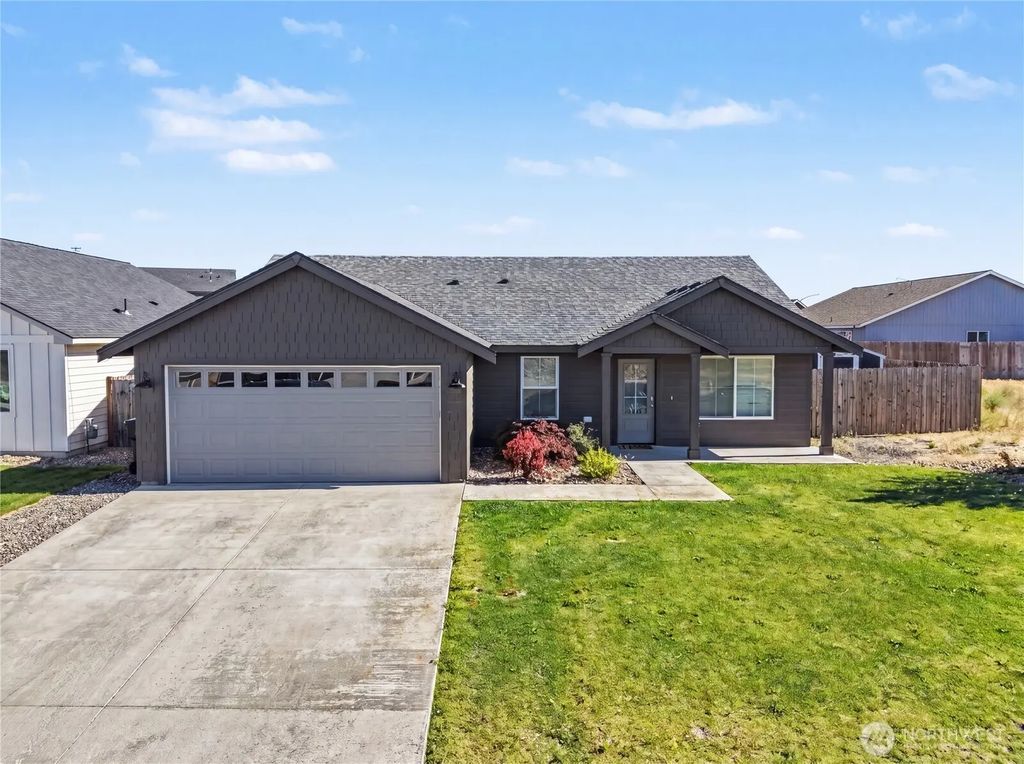 24 Parkside Loop, Ephrata