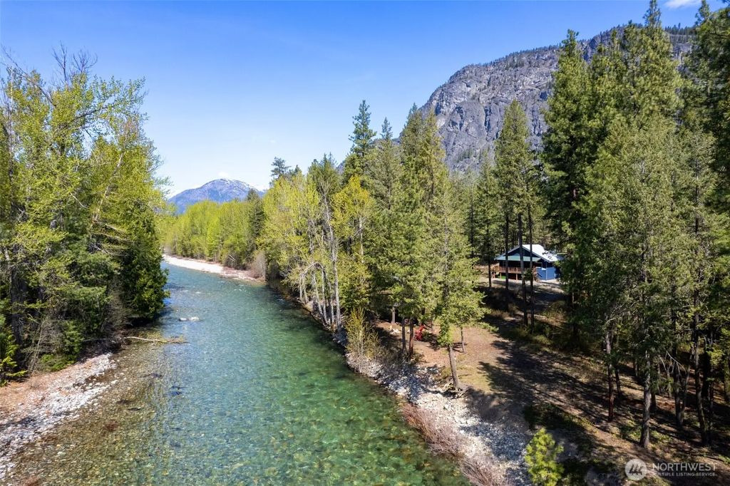 225 C Lost River Road, Mazama