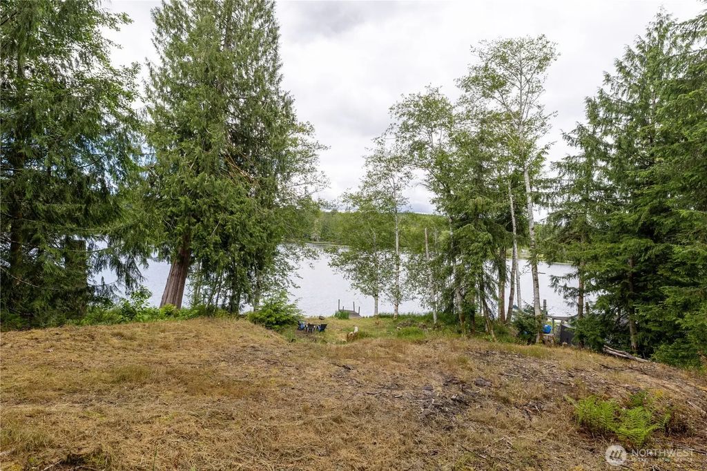 460 W Arrowhead Drive, Elma