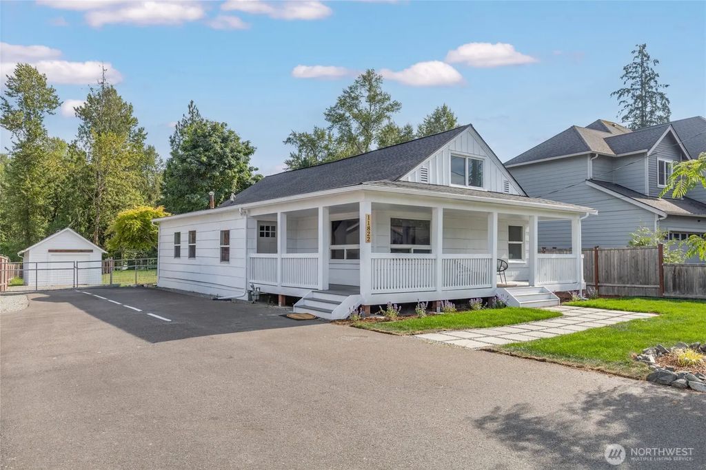 11822 24th Street E, Edgewood